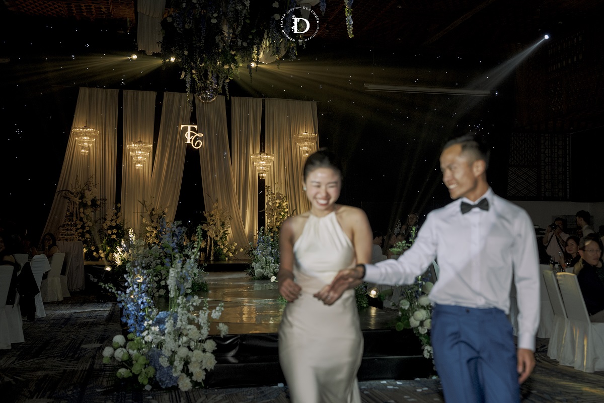 December Wedding Planner